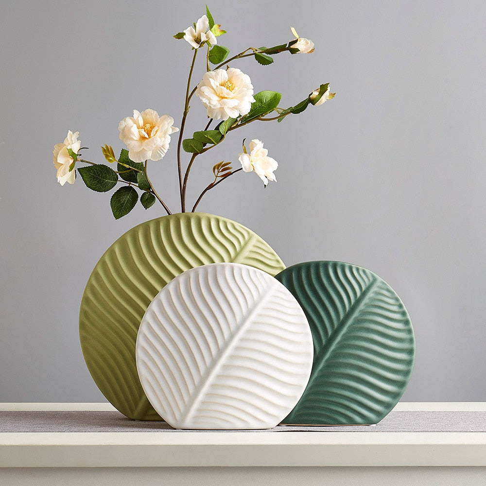 Skandinavisk handgjord keramikkvas för Veskaomsterarrangemang | Veska Vit 24x26cm