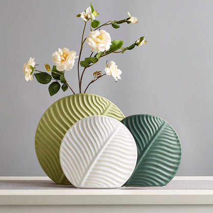 Skandinavisk handgjord keramikkvas för Veskaomsterarrangemang | Veska Vit 24x26cm