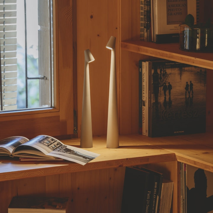 Skulpturerande bordslampa | Veska