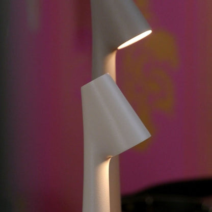 Skulpturerande bordslampa | Veska
