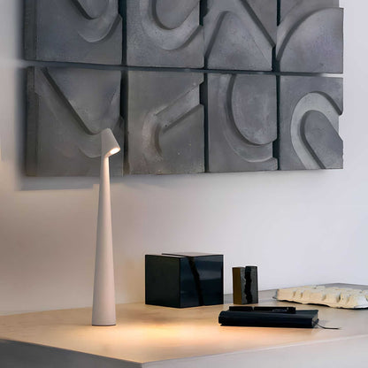 SlimLuxe - Trådlampa med justerbar ljusstyrka | Veska