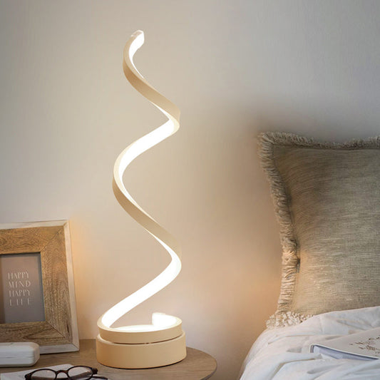 SpiraLuxe – Modern LED Bordslampa med Spiraldesign Veska Vit