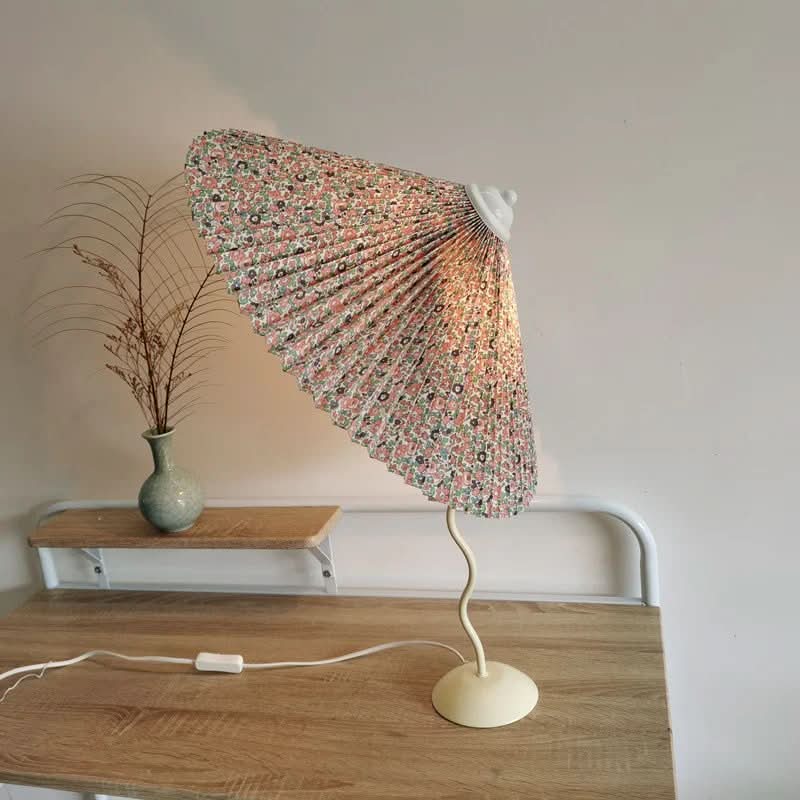 Squiggle Umbrella Table Lamp – Modern Twirl Design med kromfinish | Veska