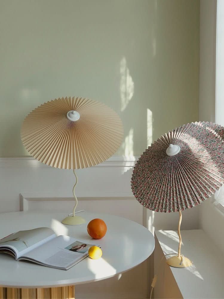Squiggle Umbrella Table Lamp – Modern Twirl Design med kromfinish | Veska