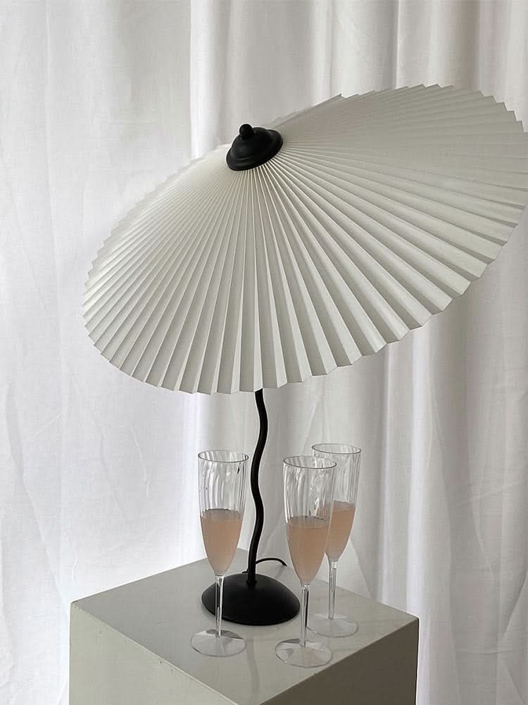 Squiggle Umbrella Table Lamp – Modern Twirl Design med kromfinish | Veska