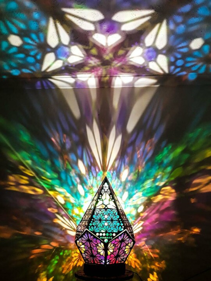 Stained Glass Style LED Bordslampa - LumiAura | Veska