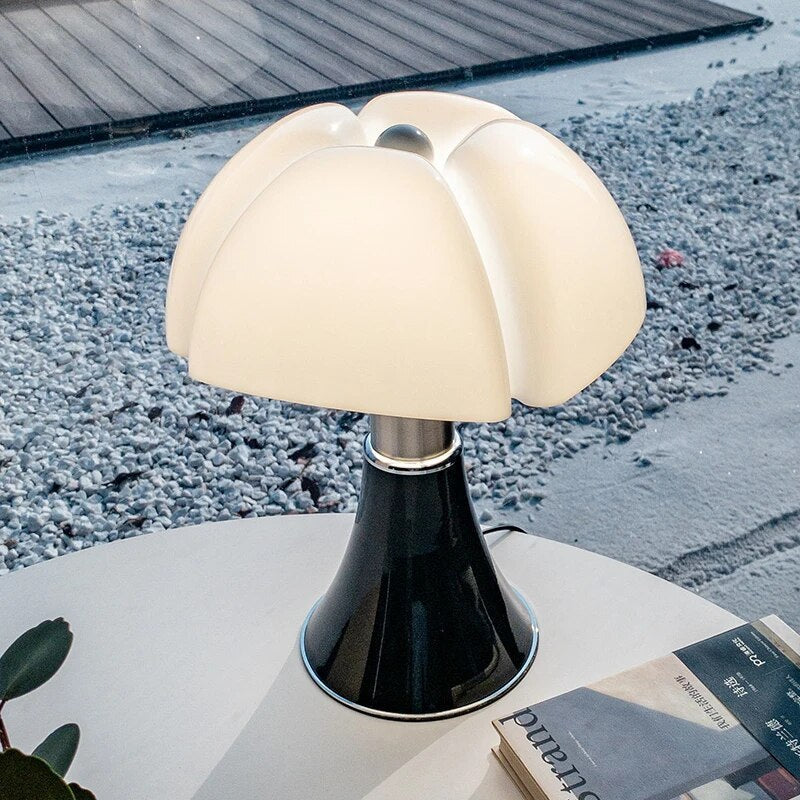Stilig Blomma Bordslampa – Fleur | Veska