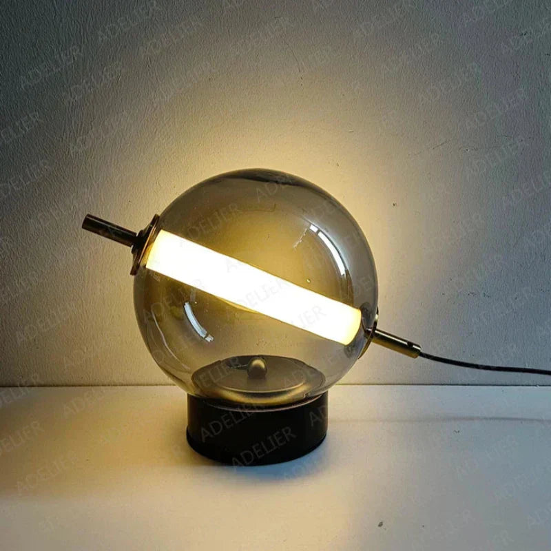 Stilig Bordslampa med Retro Karaktär | Veska
