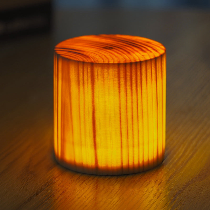 Stilren LED Bordslampa - WoodGlow | Veska Cylinder 8 x 9 cm
