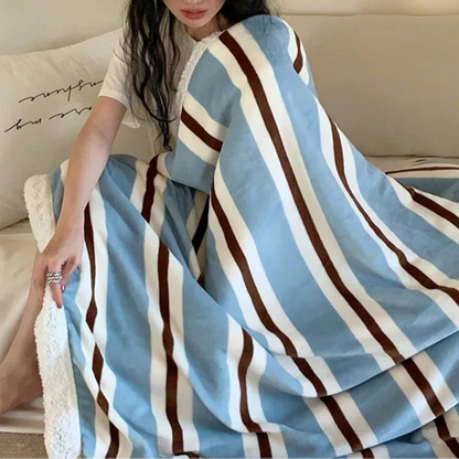Stripe Sofa Throw | Veska Ljusblå