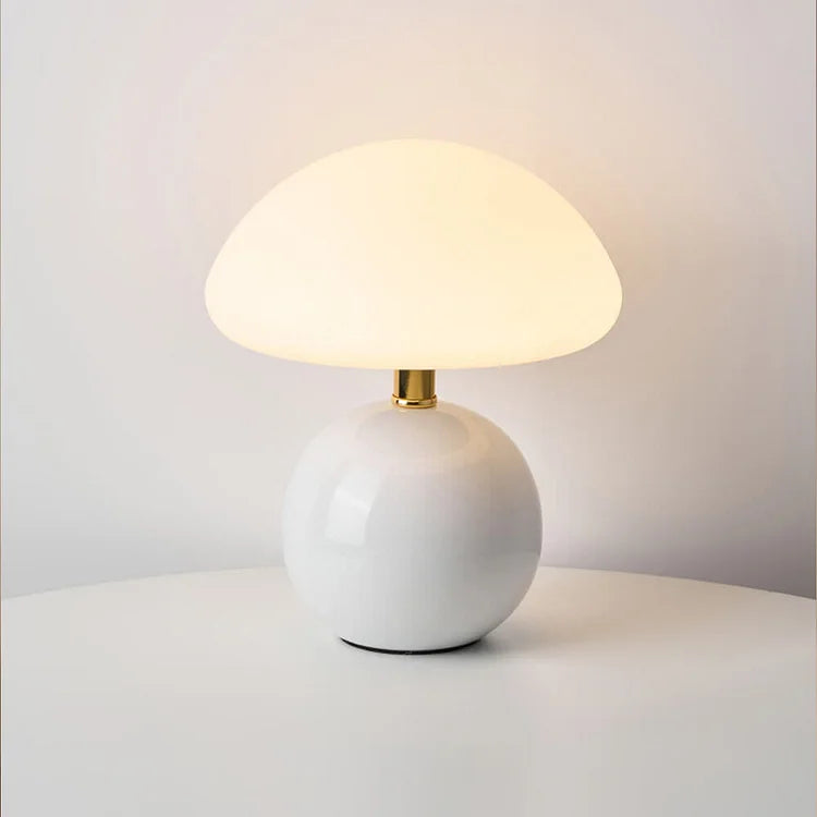Svamformad Bordslampa – Elegant Fransk Grädd-lampa för ett Mysigt Sovrum | Veska