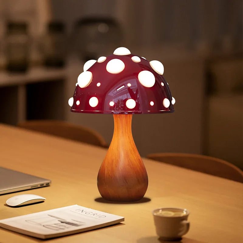 Svamp Lampa – Retro LED Bordslampa i Svampdesign för Mysiga Inomhusutrymmen | Veska