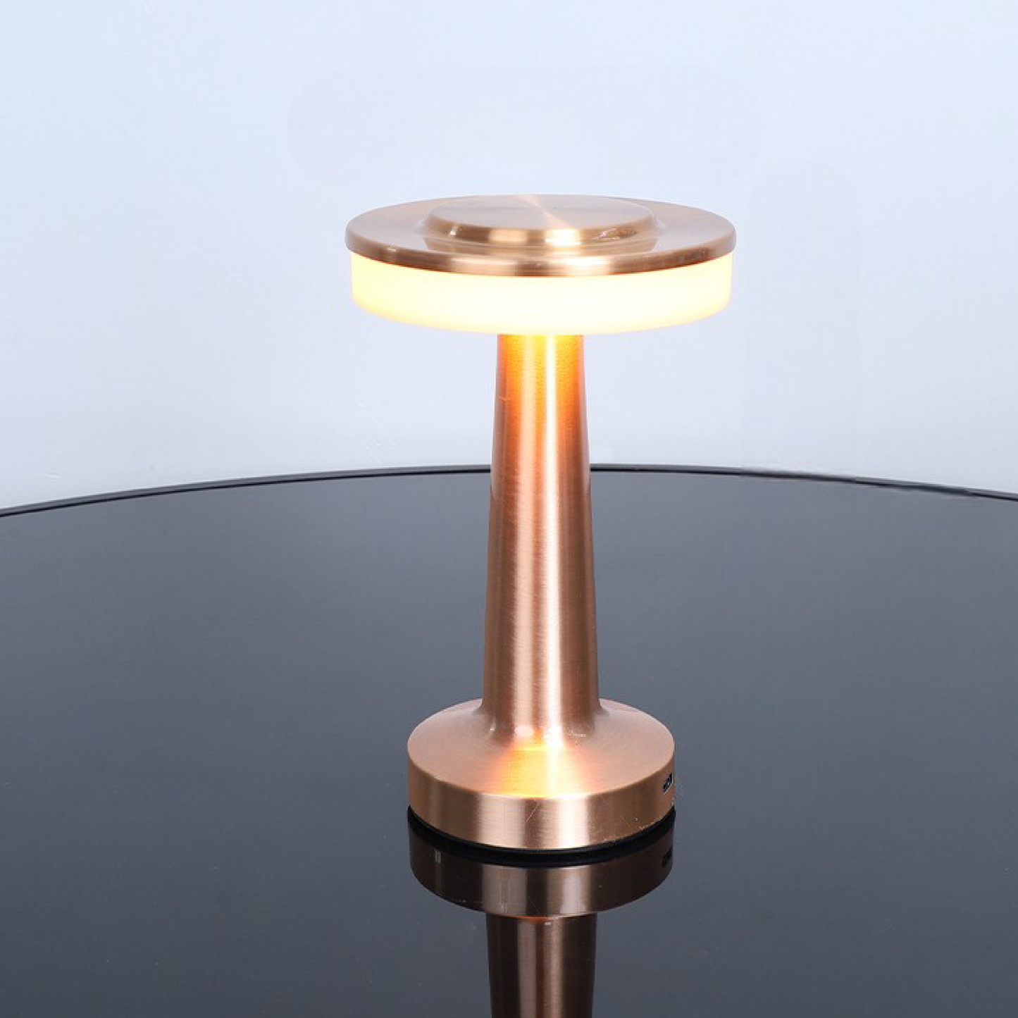 Svart LED-bordslampa med metallfinish – Modern belysning för vardagsrum och kontor, Varmt ljus | Veska Roséguld