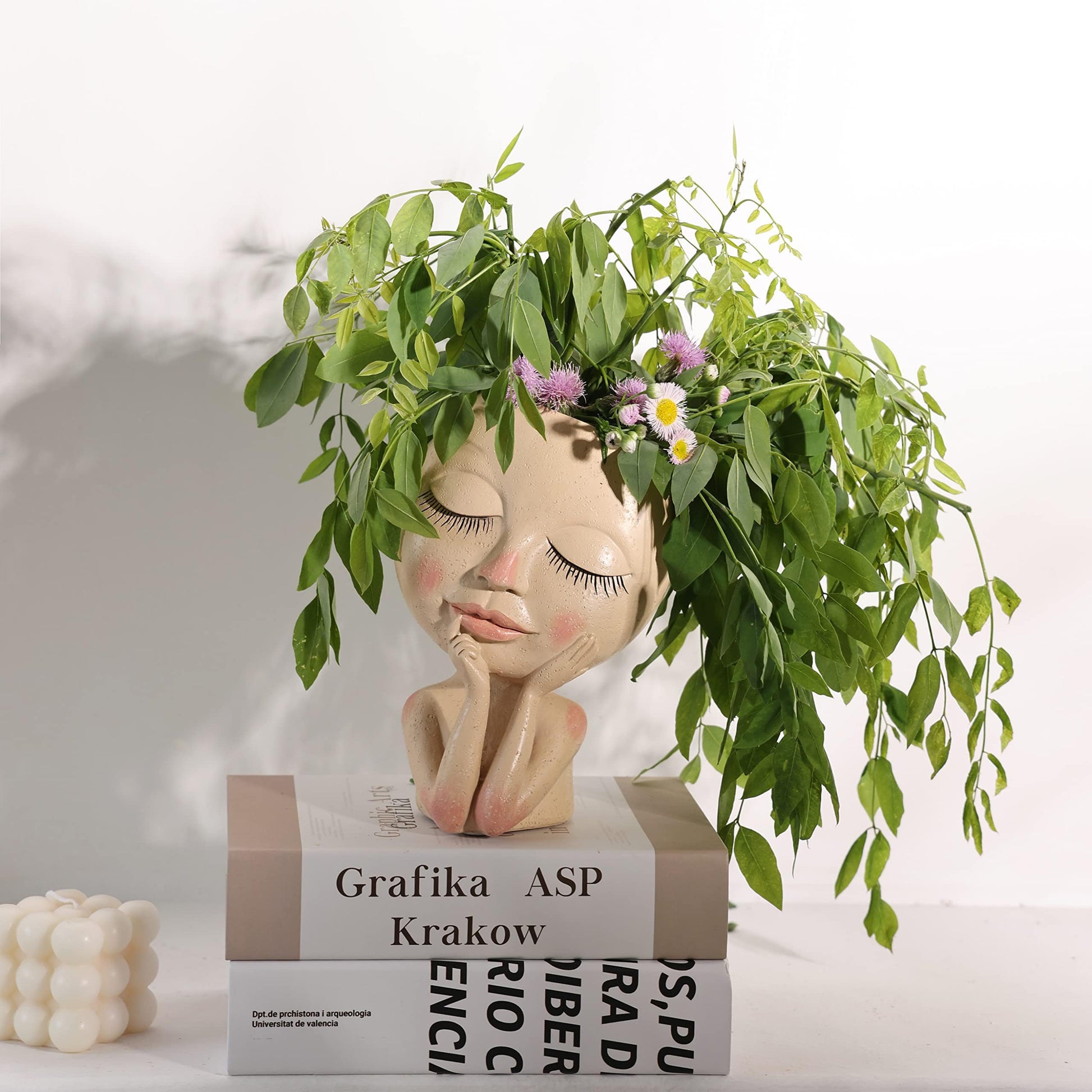 Thoughtful Lady Planter | Veska