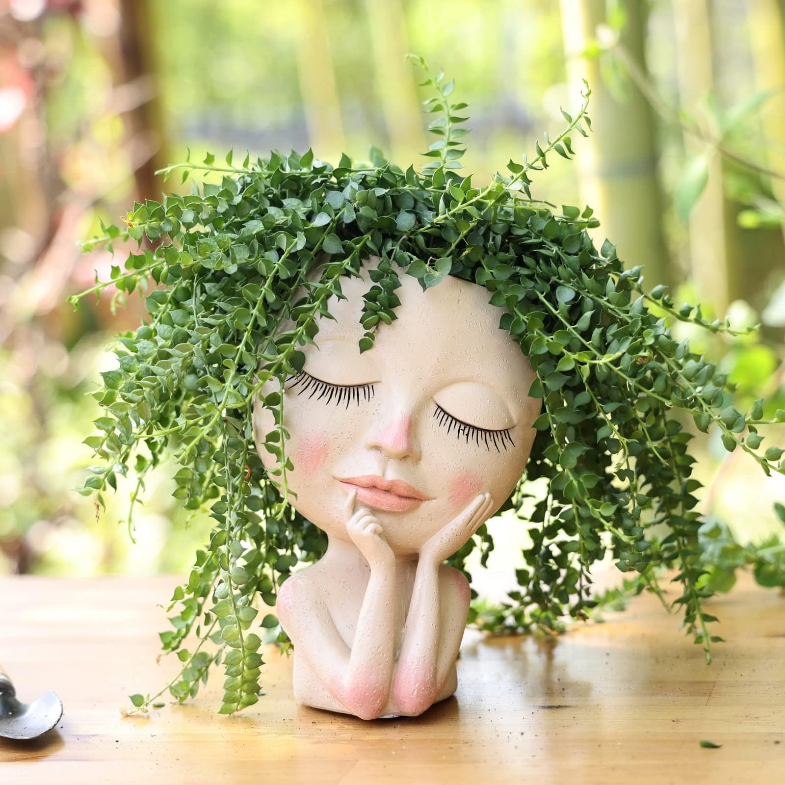 Thoughtful Lady Planter | Veska