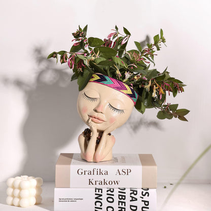 Thoughtful Lady Planter | Veska