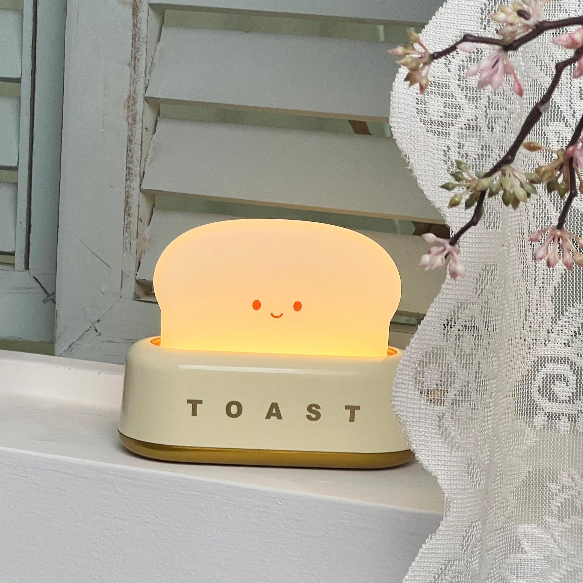 TinyToast Bordslampa – Portabel Brödrost-formad Nattlampa med Dimbar LED & USB-port | Veska