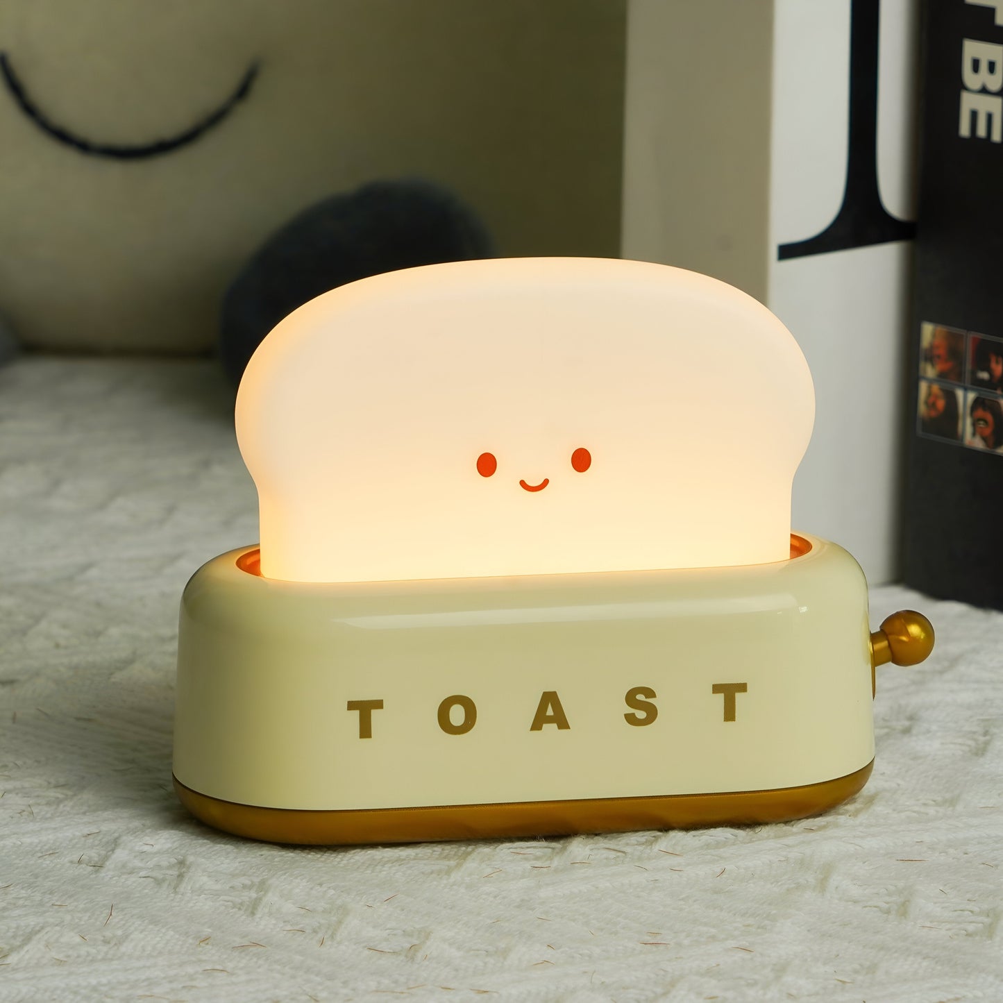 TinyToast Bordslampa – Portabel Brödrost-formad Nattlampa med Dimbar LED & USB-port | Veska
