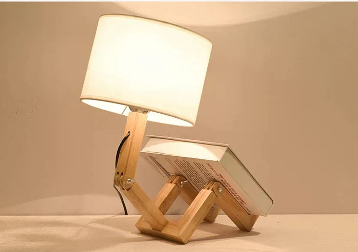 Tr ä bordslampa med bokhållare – Modern design för ditt hem | Veska
