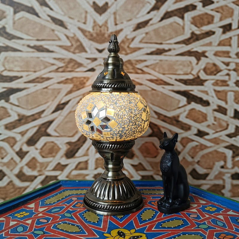 Traditionell Tiffany Oval Glass Iron 1-Ljus Bordslampa för Vardagsrummet | Veska