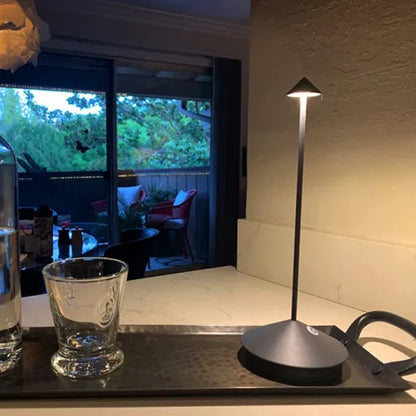 Trådlös LED Bordslampa - ClarityGlow | Veska