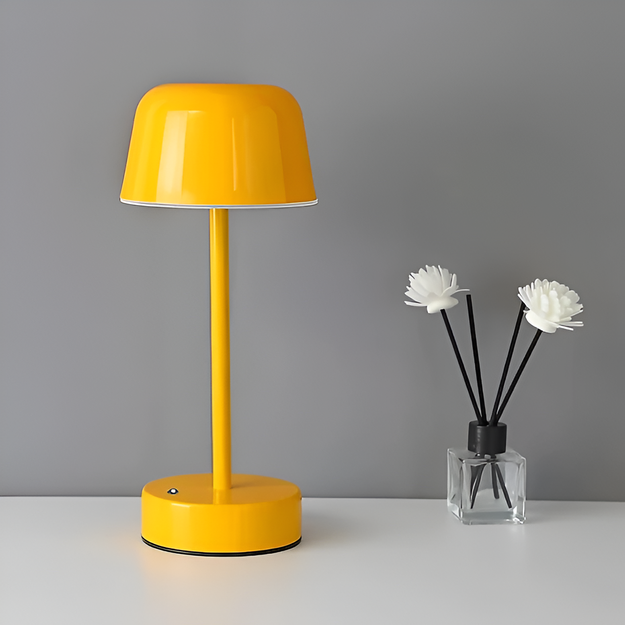 Trådlös LED Bordslampa i Retrodesign | Veska Gul