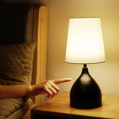 TrendyGlow – Modern LED Bordslampa för Sovrumsstämning | Veska