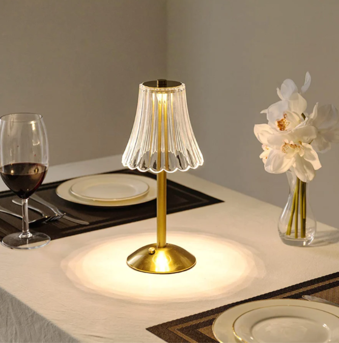 Uppladdningsbar USB LED Bordslampa i Retrodesign | Veska