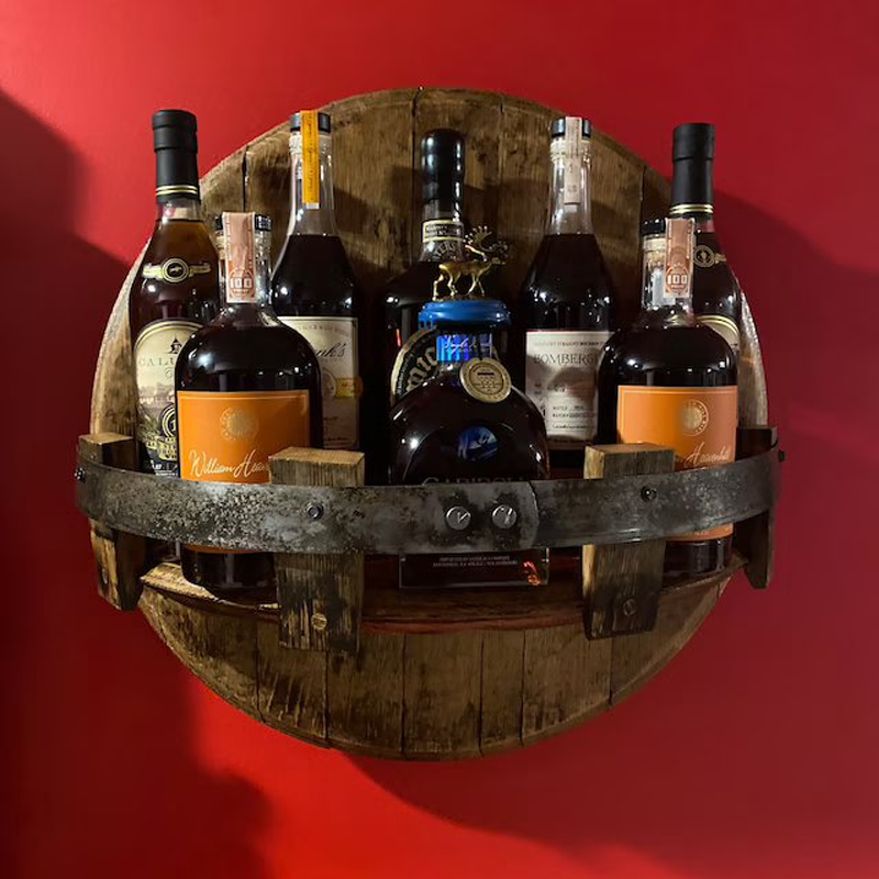 Väggmonterad vinrack i fatdesign | Veska