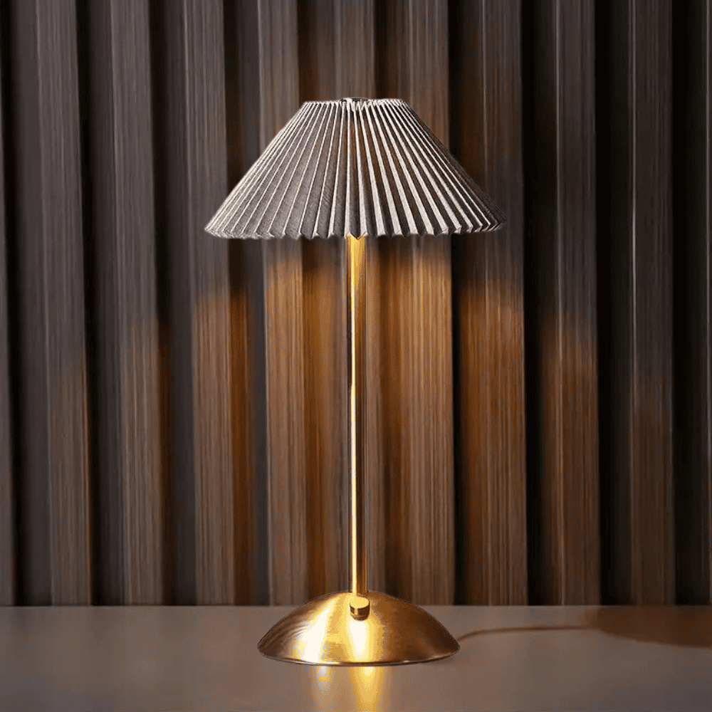 Veska | AuraGlow - Stilren Trådlös Laddningsbar Bordslampa Brun