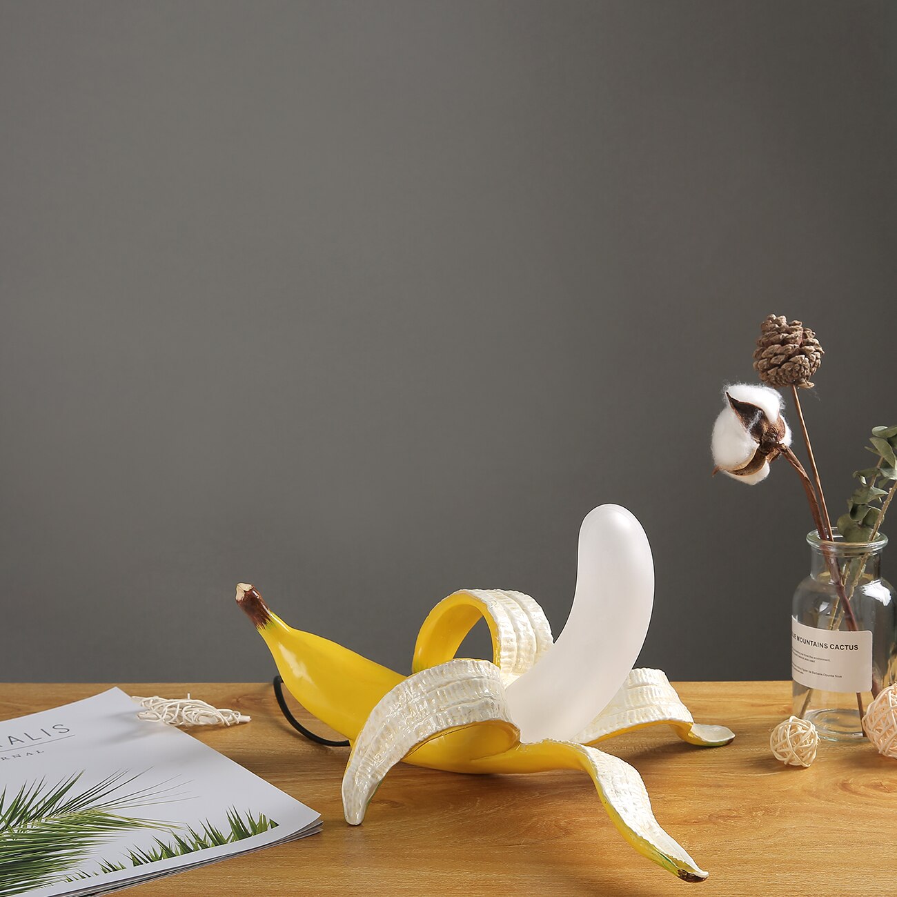 Veska | Banana Lights Bordslampa - Elegant Art Deco Bordslampa