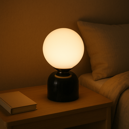 Veska | Bordslampa i modern design för vardagsrum eller sovrum
