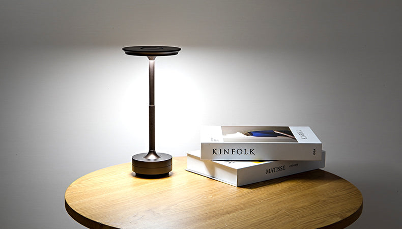Veska | ClarityGlow Luxe Edition | Trådlös LED Bordslampa