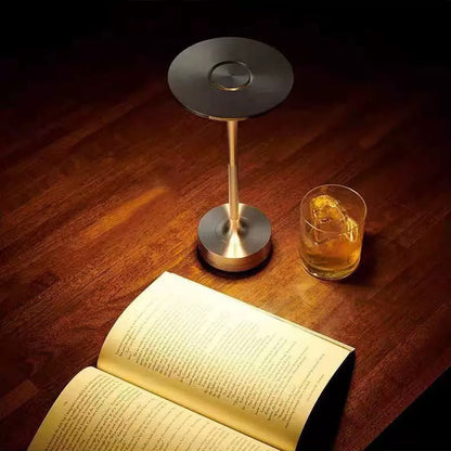 Veska | ClarityGlow Luxe Edition | Trådlös LED Bordslampa
