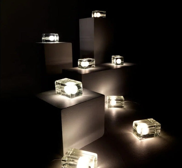 Veska | Clarylume Glas Bords-lampa | Bländningsfritt LED-ljus | Kristallklart Design | För Sovrum, Kontor & Vardagsrum