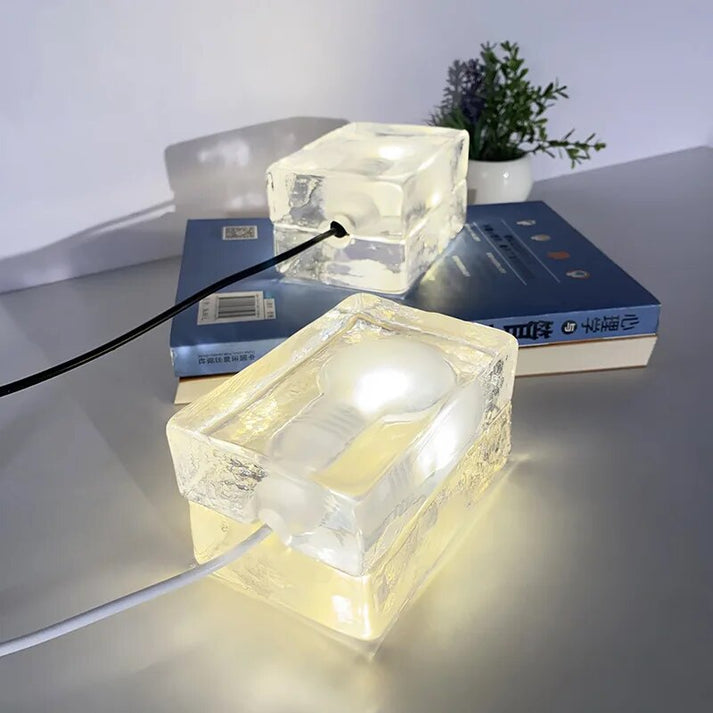 Veska | Clarylume Glas Bords-lampa | Bländningsfritt LED-ljus | Kristallklart Design | För Sovrum, Kontor & Vardagsrum