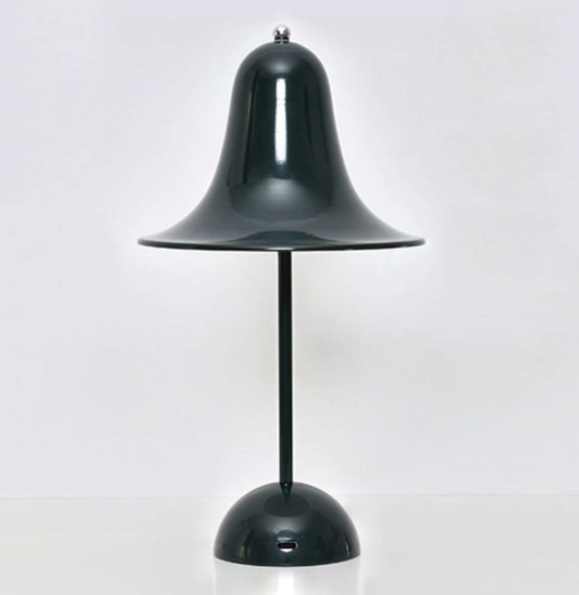 Veska | Classic Cap Trådlamp - Tidlös Design och Hållbart Batteri