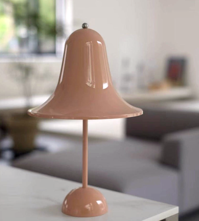 Veska | Classic Cap Trådlamp - Tidlös Design och Hållbart Batteri