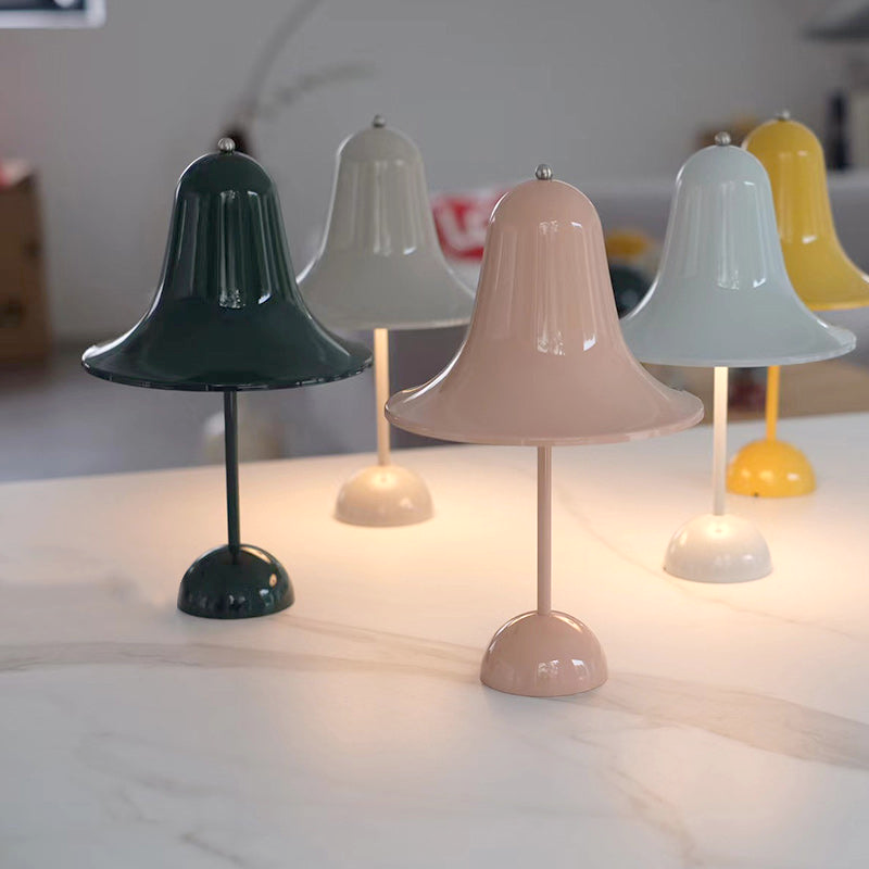 Veska | Classic Cap Trådlamp - Tidlös Design och Hållbart Batteri