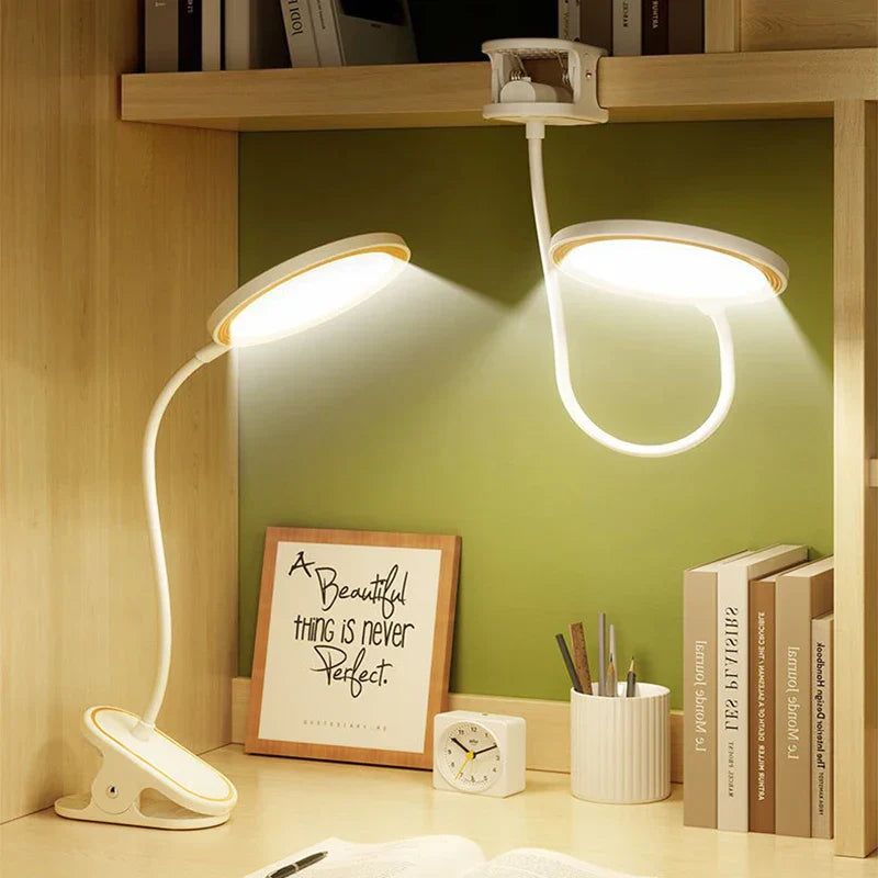 Veska | ClipLuma LED Bordslampa | USB Återuppladdningsbar | 3 Ljusstyrkenivåer | Ögonvänlig | Med Klämmontering