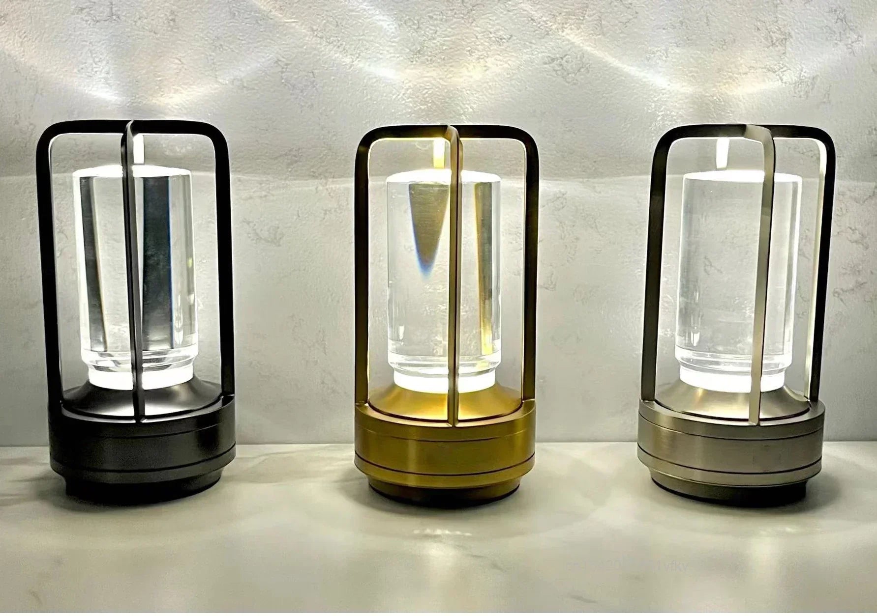 Veska | Cockerbar Laddningsbar Trådlös LuxeGlow Bordslampa - Elegant Trådlös Lampa för Varje Stämning