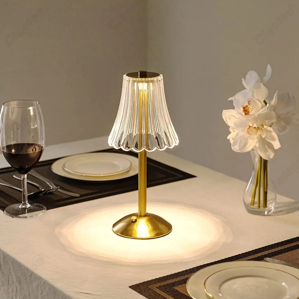 Veska | Cristalglow - Chic Trådlampa med Elegant Krist декорация