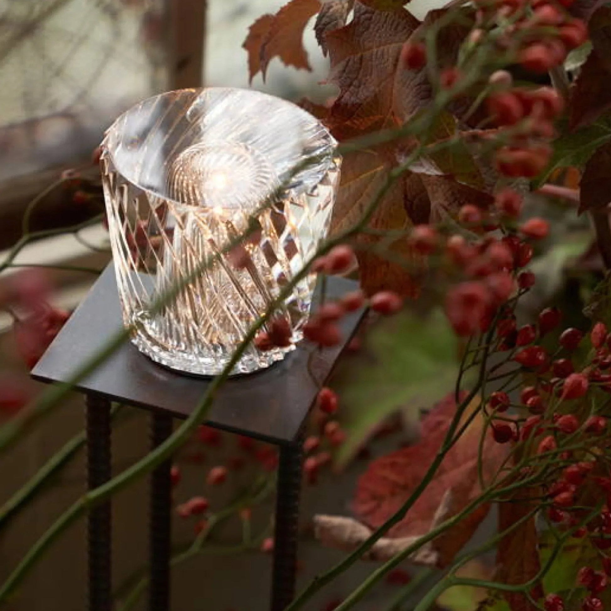 Veska | Crystal Table Lamp VÉLORIA | Diamond Look & 360° Light Play | Wireless & USB Rechargeable | Up to 12 hrs. Light Duration