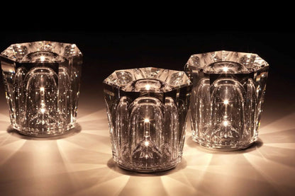 Veska | Crystal Table Lamp VÉLORIA | Diamond Look & 360° Light Play | Wireless & USB Rechargeable | Up to 12 hrs. Light Duration