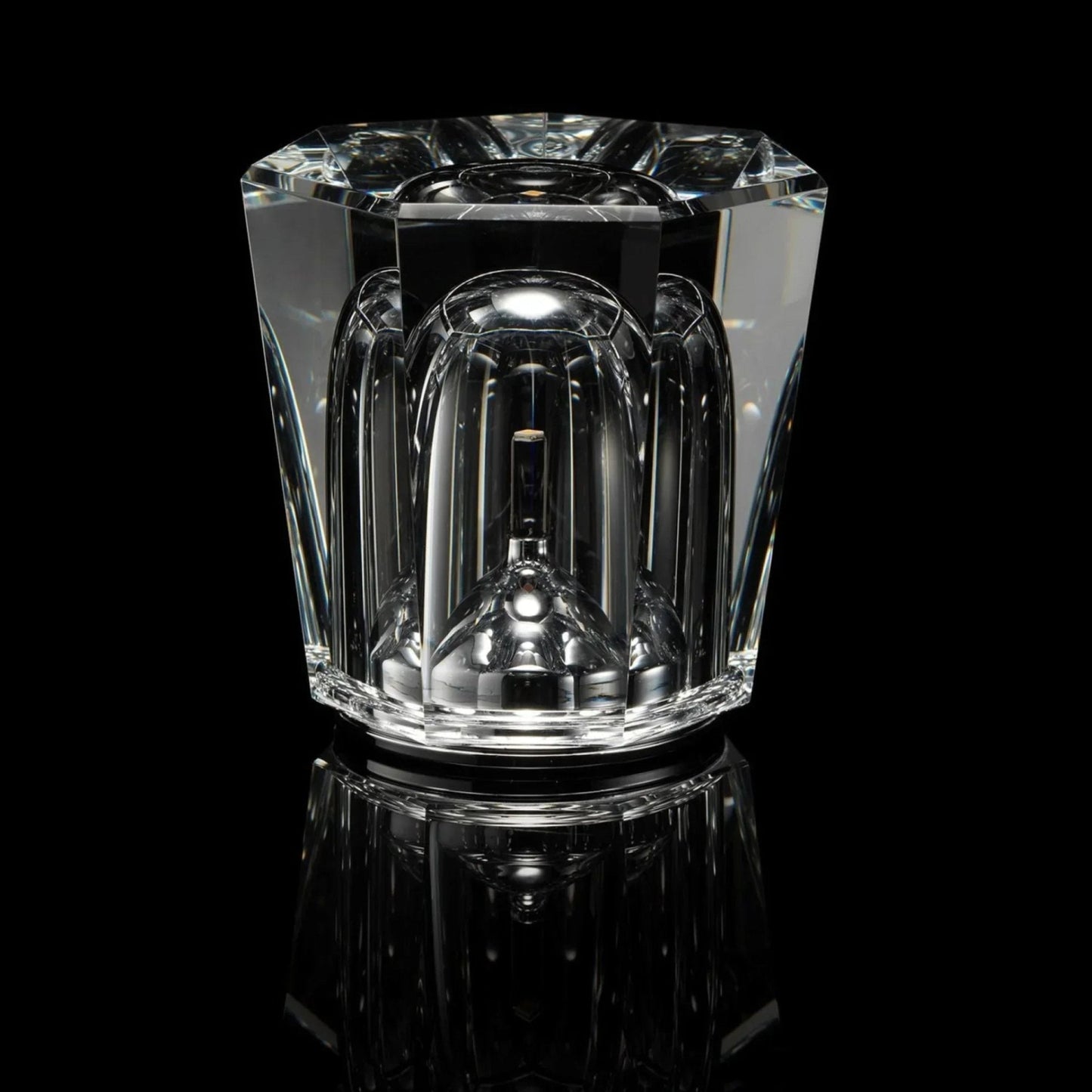 Veska | Crystal Table Lamp VÉLORIA | Diamond Look & 360° Light Play | Wireless & USB Rechargeable | Up to 12 hrs. Light Duration
