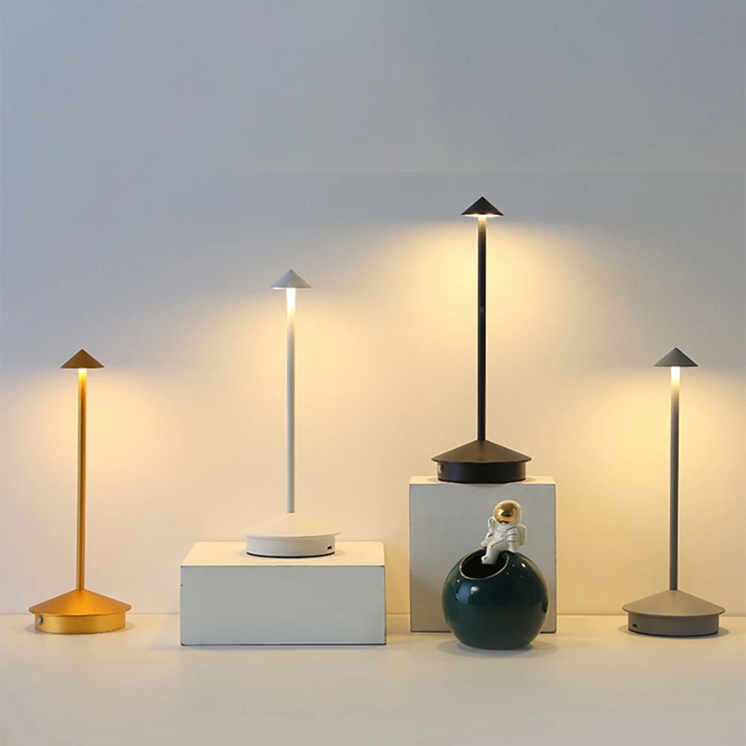 Veska | Eindhoven Robyn Arrow LED Bordslampa
