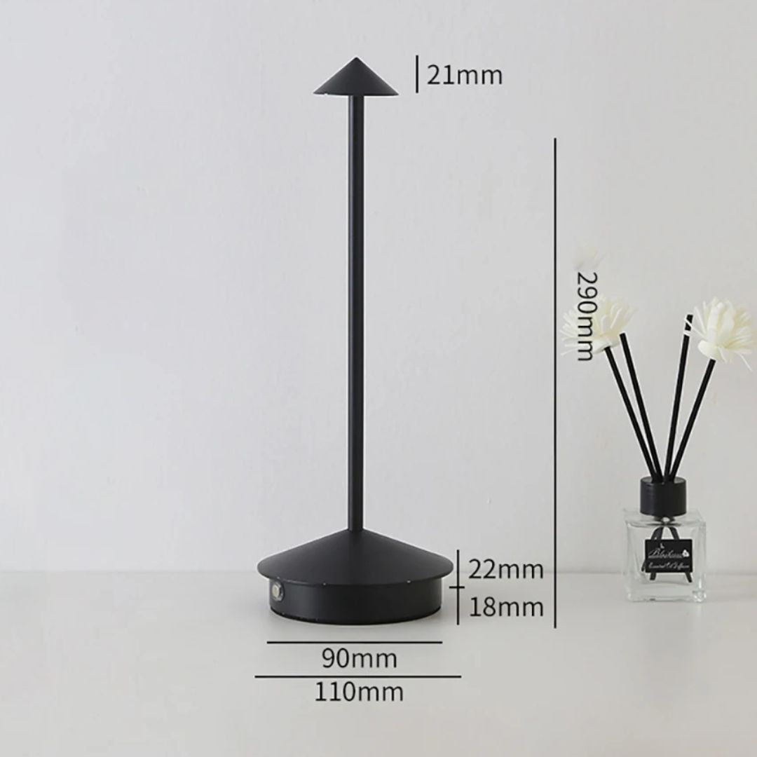 Veska | Eindhoven Robyn Arrow LED Bordslampa