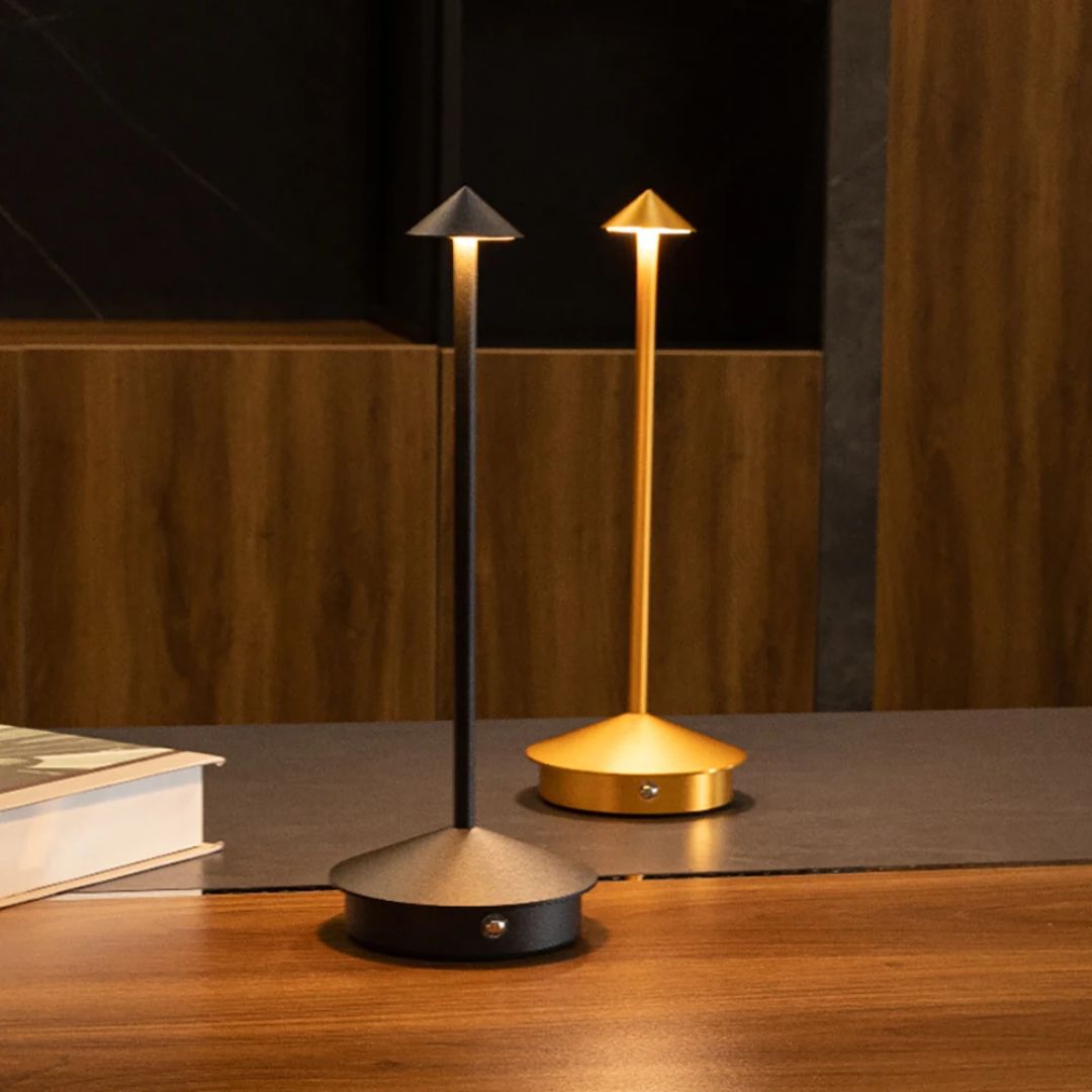 Veska | Eindhoven Robyn Arrow LED Bordslampa
