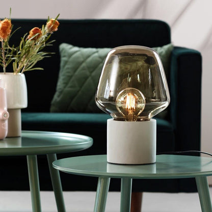 Veska | Elegant CementGlo Petite Table Lamp - för en Lyxig Interiör