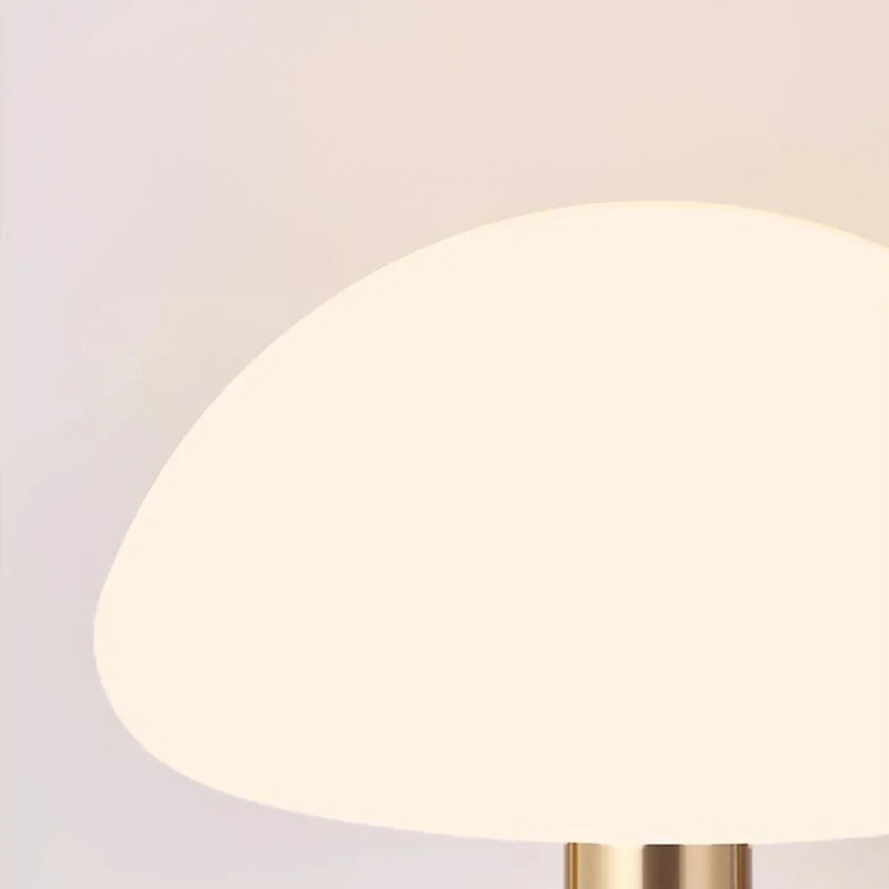 Veska | Elegant Cream Table Lamp – Atmosfärisk Belysning för Hem